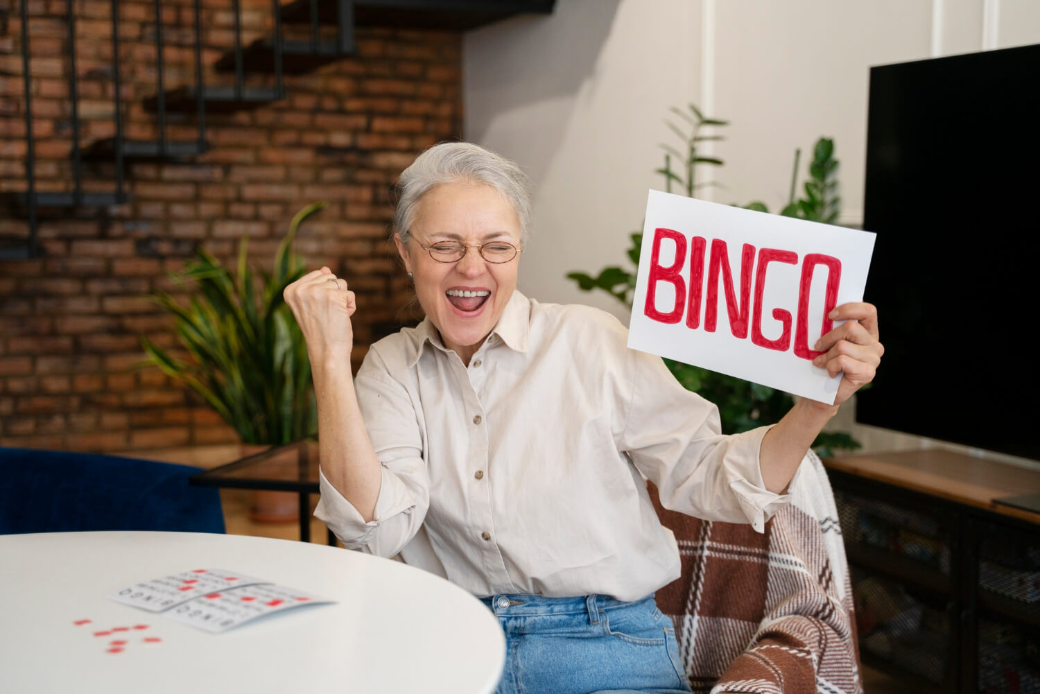 why do british people love to play bingo like this woman